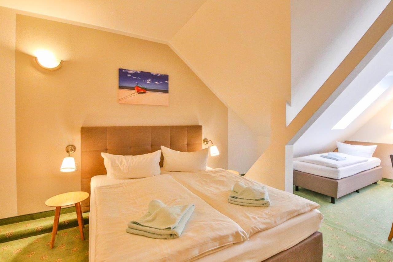 Hotel Und Restaurant "Zur Zwiebel" Peenemunde Eksteriør billede