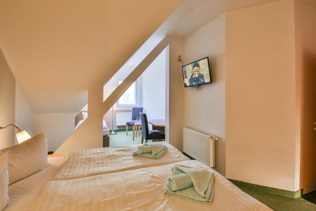 Hotel Und Restaurant "Zur Zwiebel" Peenemunde Eksteriør billede