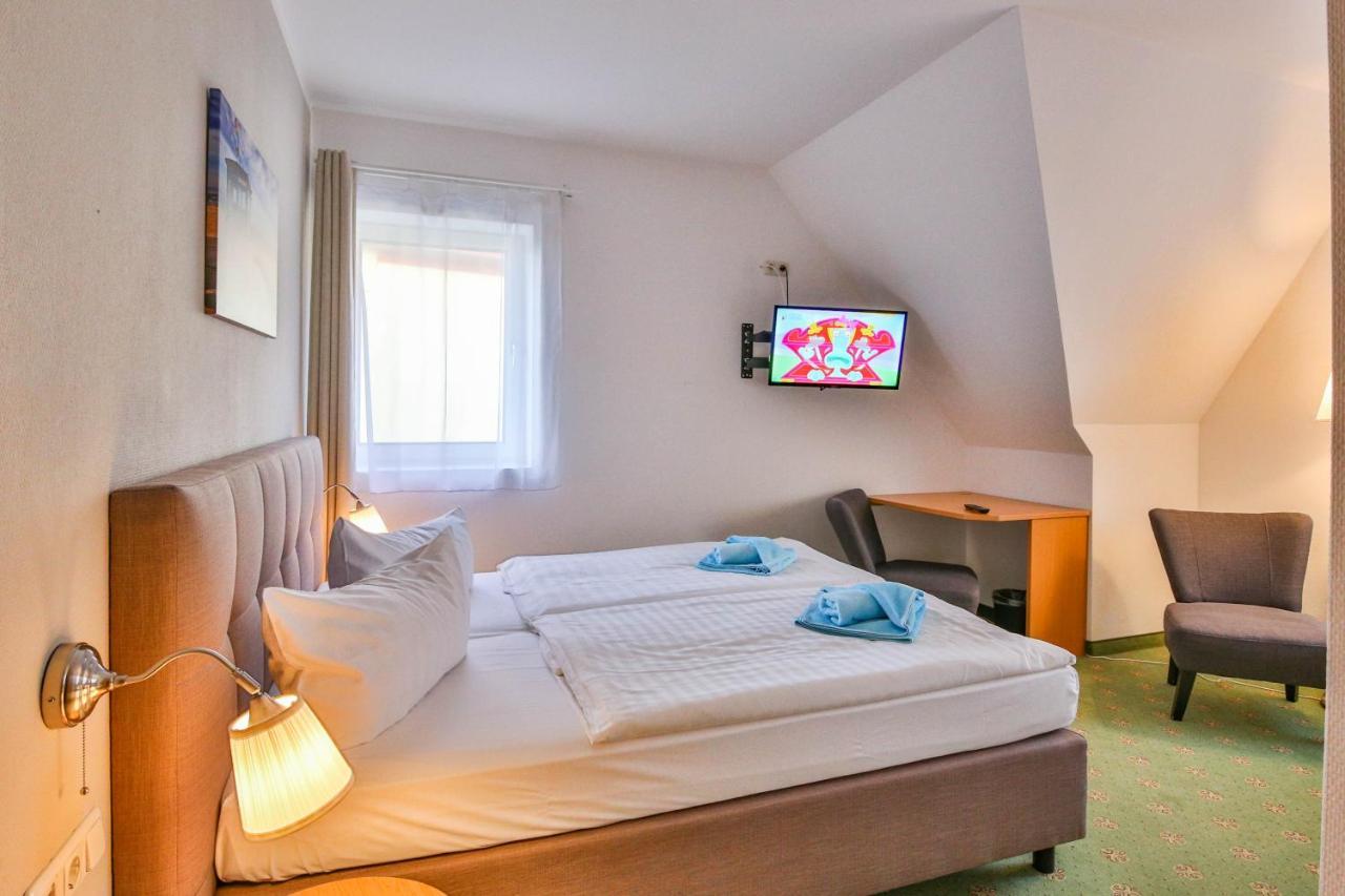 Hotel Und Restaurant "Zur Zwiebel" Peenemunde Eksteriør billede