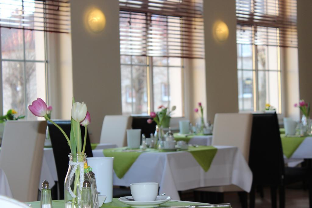 Hotel Und Restaurant "Zur Zwiebel" Peenemunde Eksteriør billede