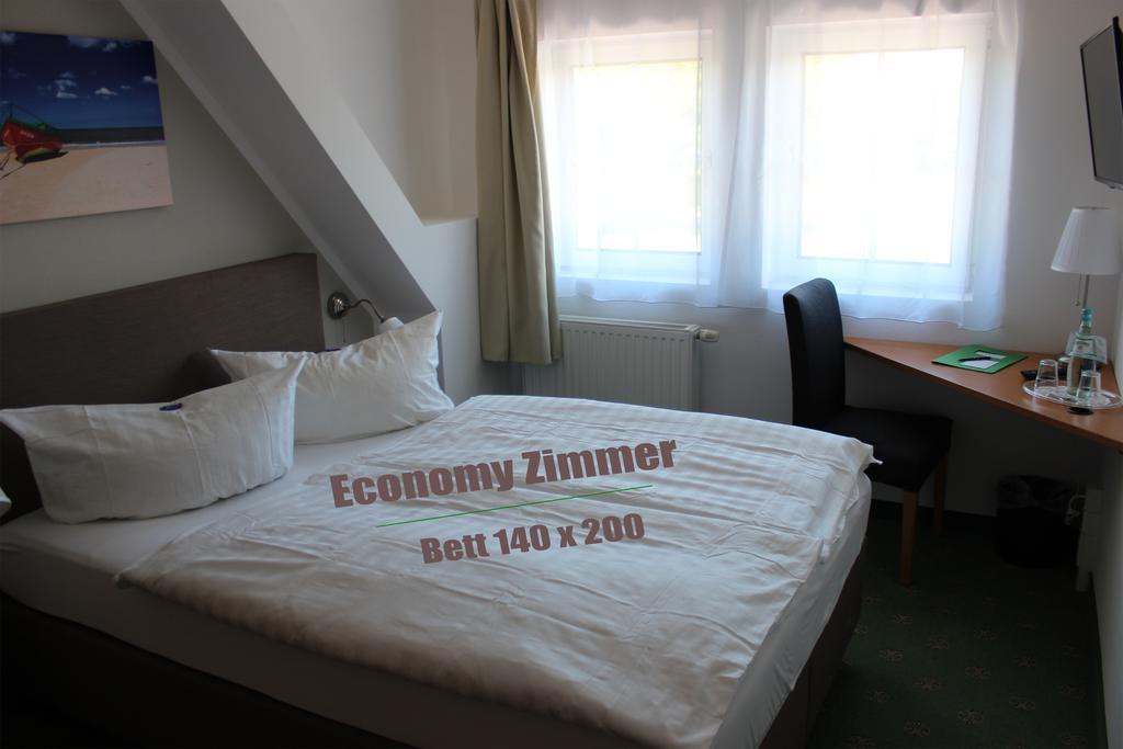 Hotel Und Restaurant "Zur Zwiebel" Peenemunde Eksteriør billede