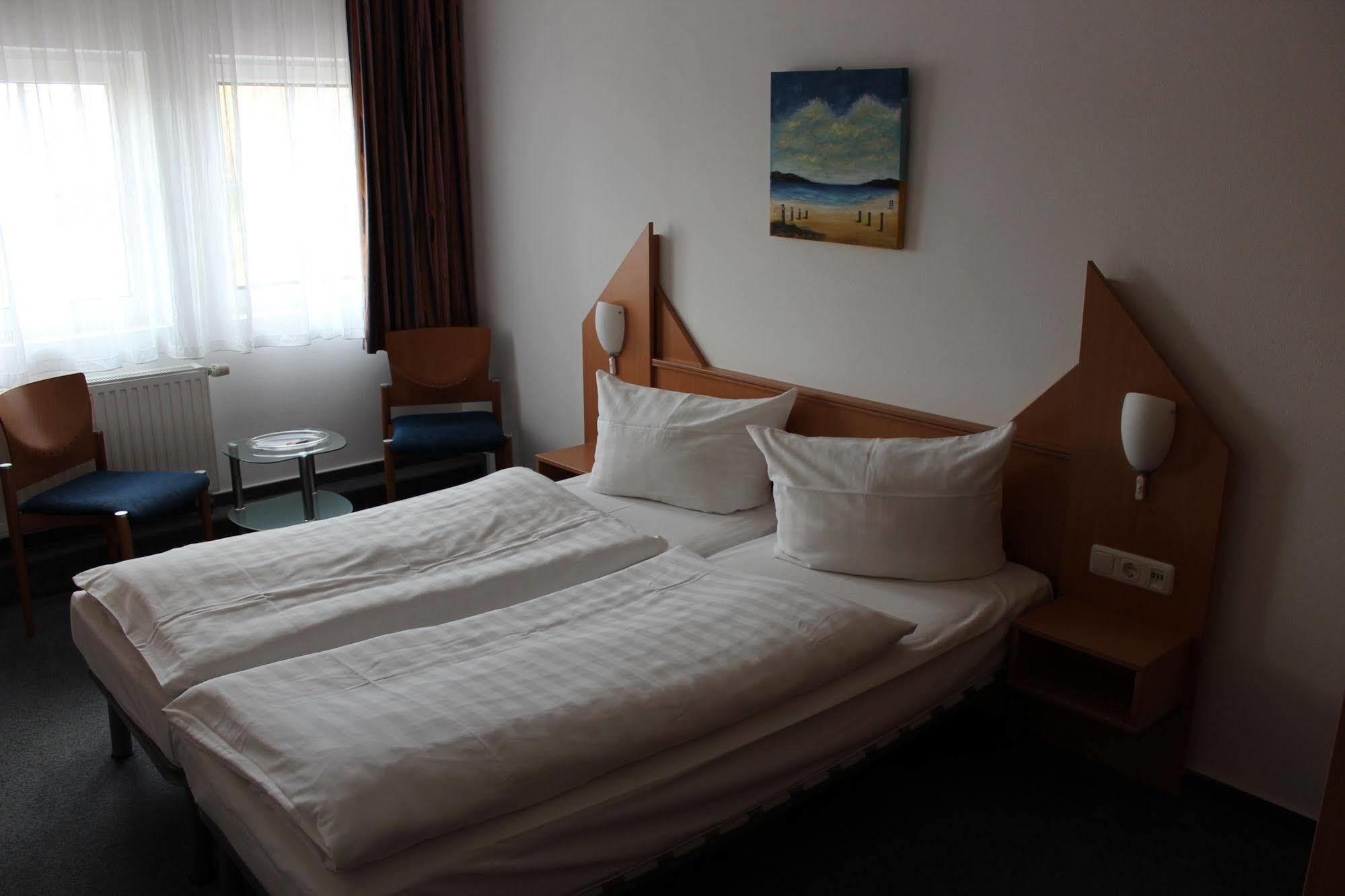 Hotel Und Restaurant "Zur Zwiebel" Peenemunde Eksteriør billede